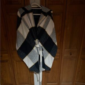 Elegant Black and Gray Plaid Women's Poncho